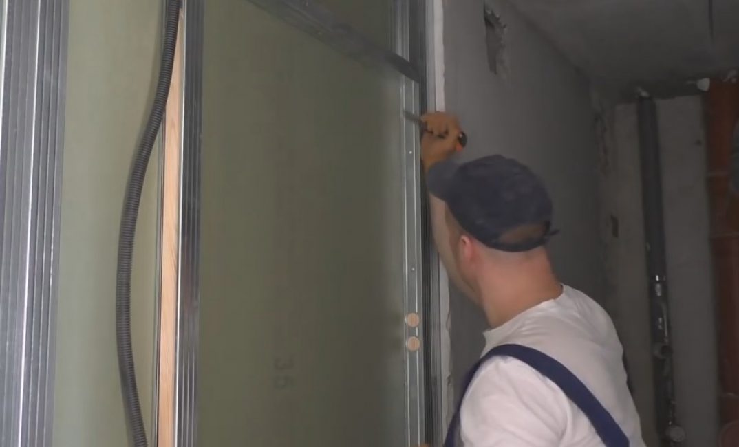 Nous formons une porte en place