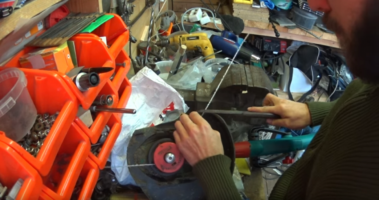 Cette ligne est parfaite pour les tondeuses à gazon et les broyeurs. https://youtu.be/gMIjNZozFMI