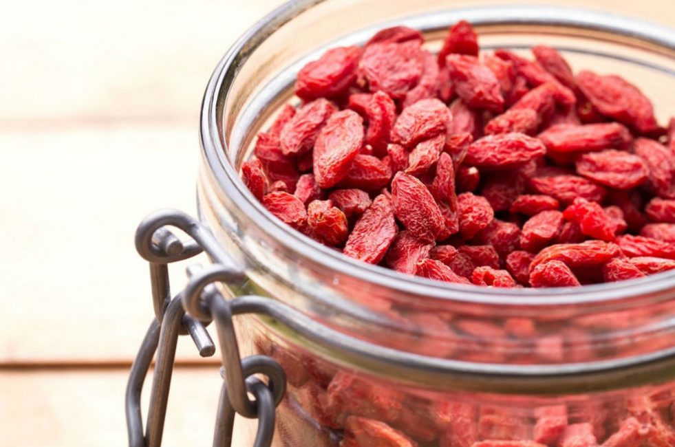 Conserver dans un récipient en verre ou en céramique hermétiquement fermé.