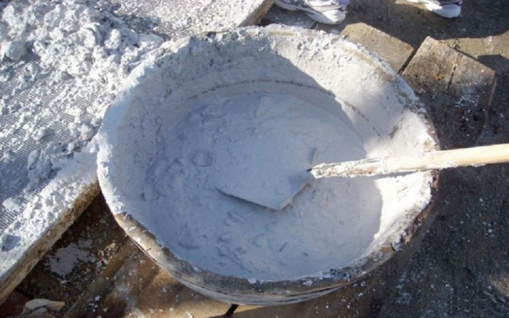 Chaux éteinte - la base de tout mélange de badigeon