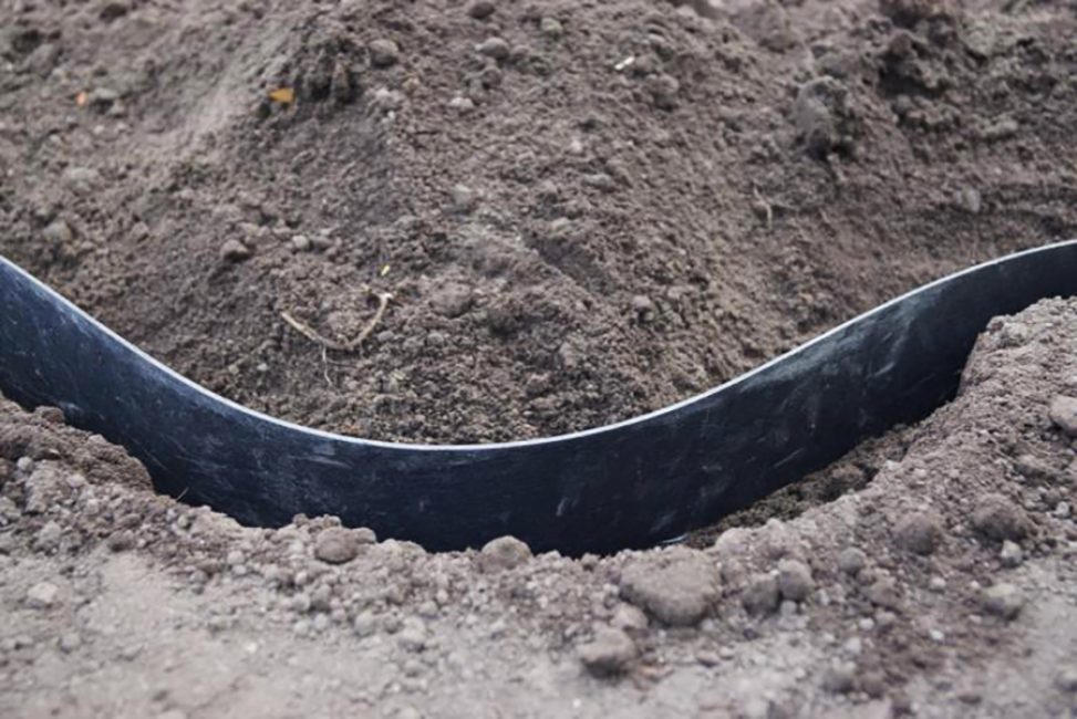 Installation de ruban de bordure