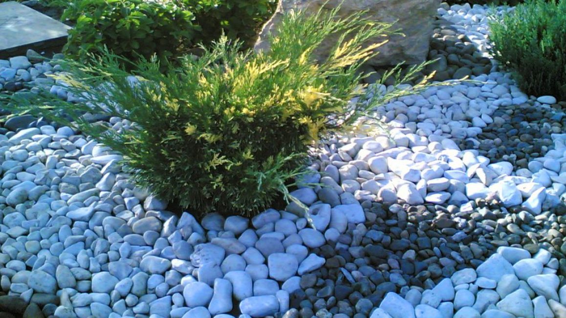 Remblayage avec des pierres