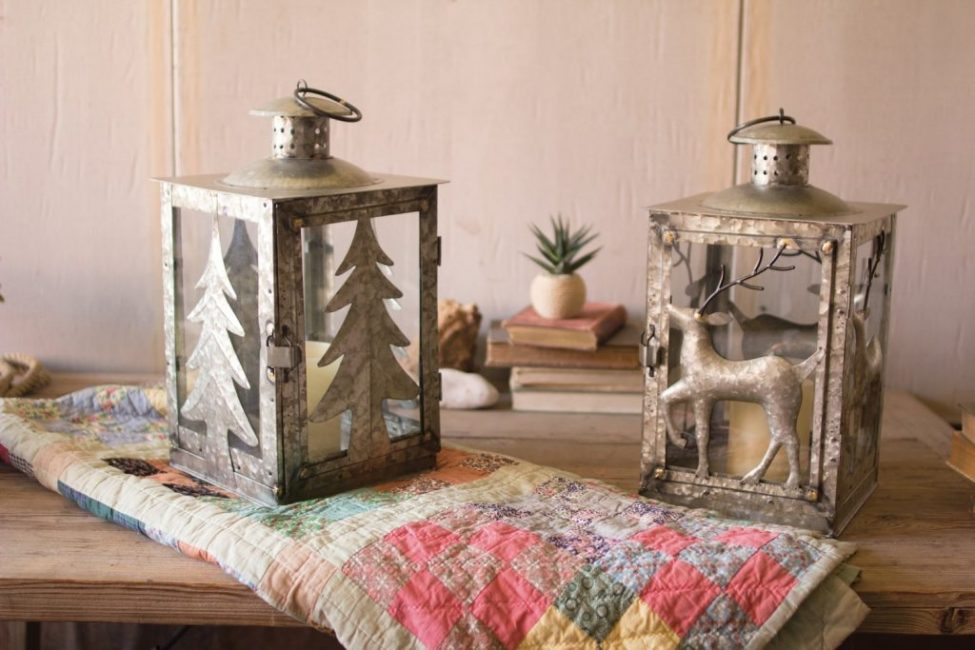 Des ornements sur des lanternes galvanisées créeront l'atmosphère d'une cabane forestière