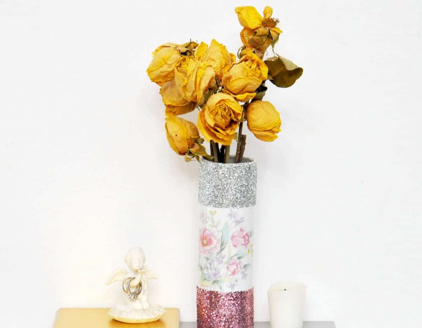 Beau vase brillant adapté à tous les intérieurs