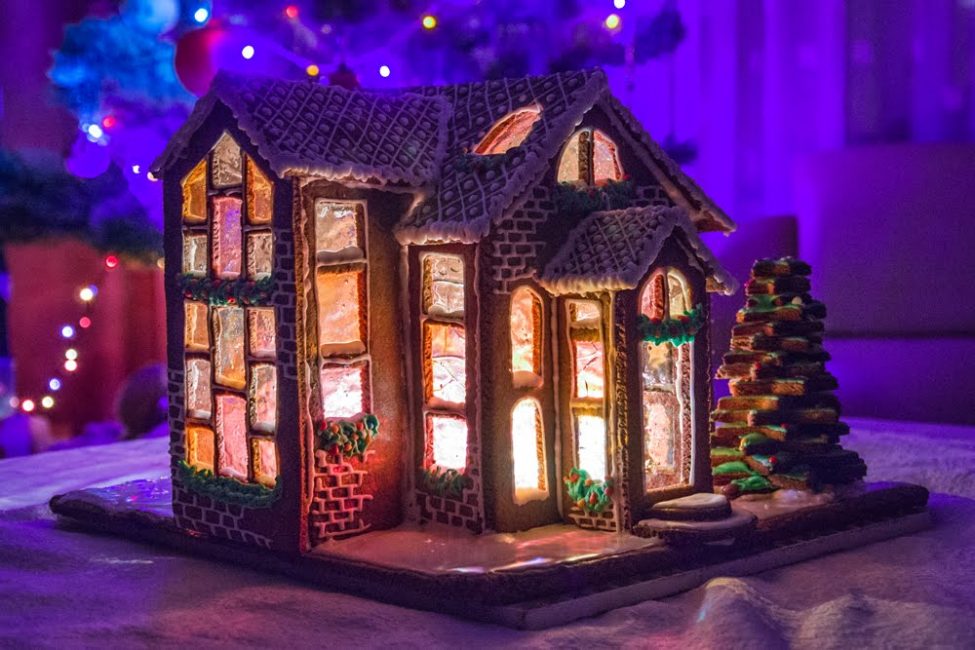 Maison en pain d'épice en vitrail bricolage