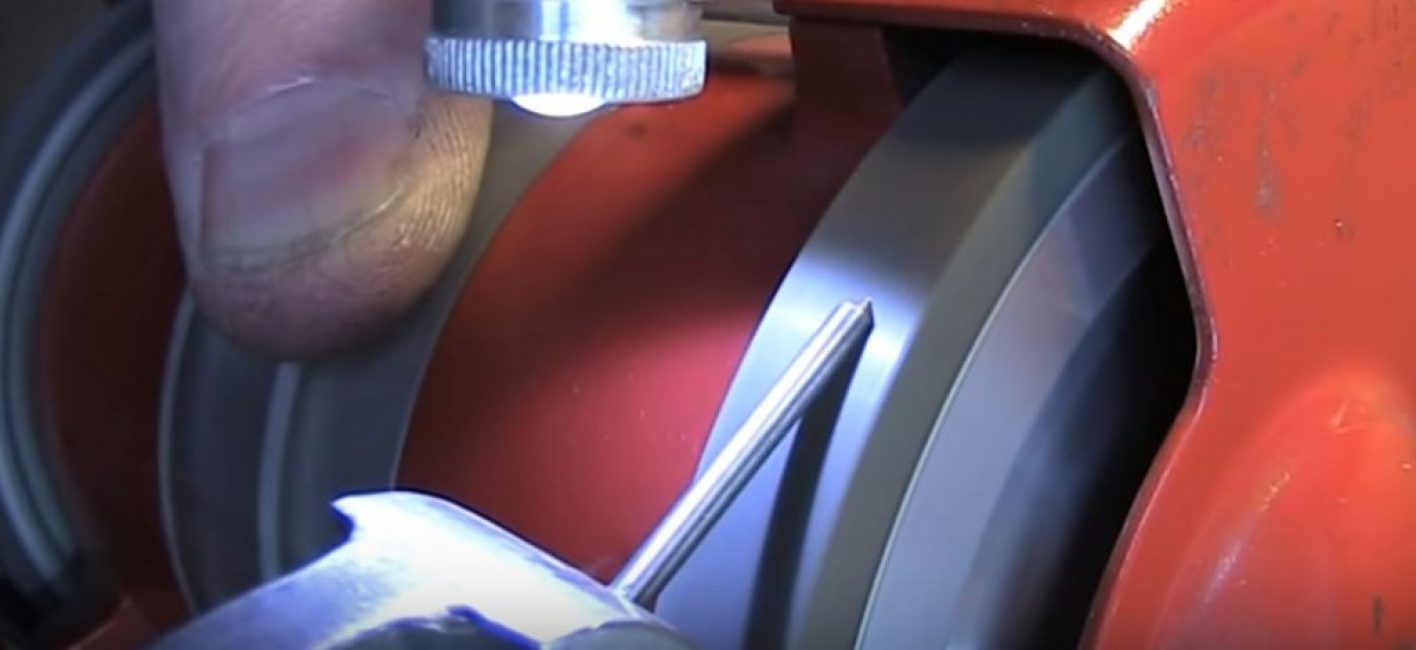 Nous broyons les bords