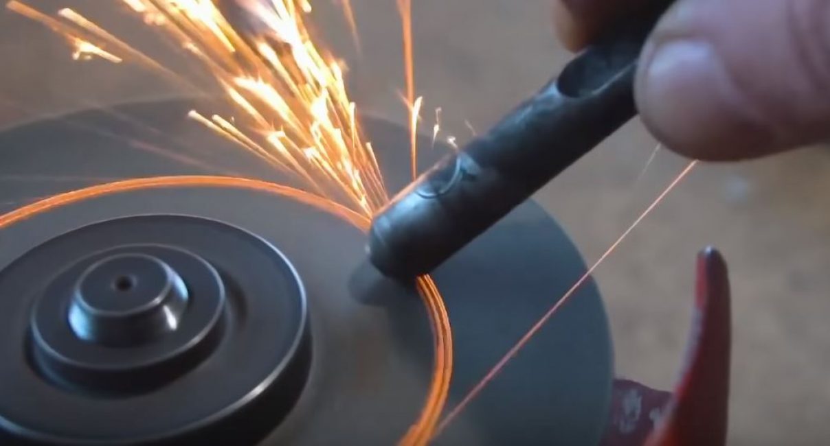 Nous meulons le chanfrein