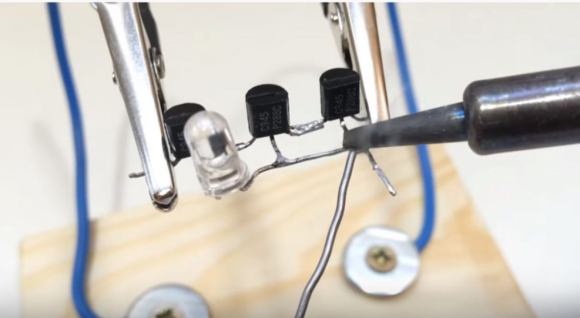 Souder le deuxième fil