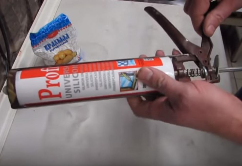 Nous ouvrons le scellant