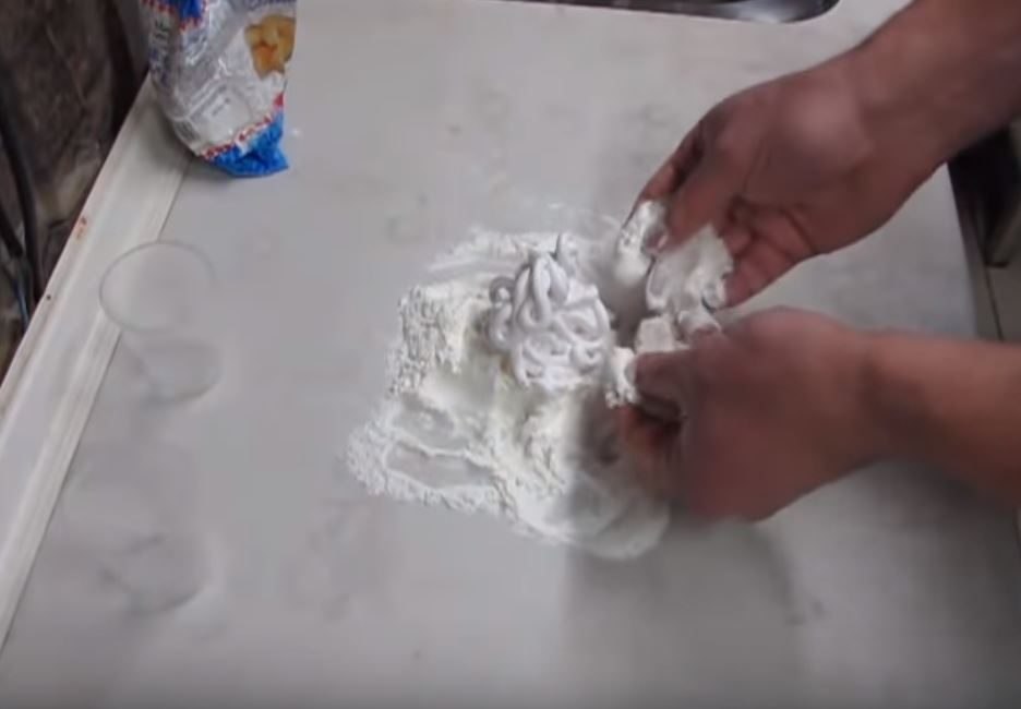 Trempez vos mains dans l'amidon