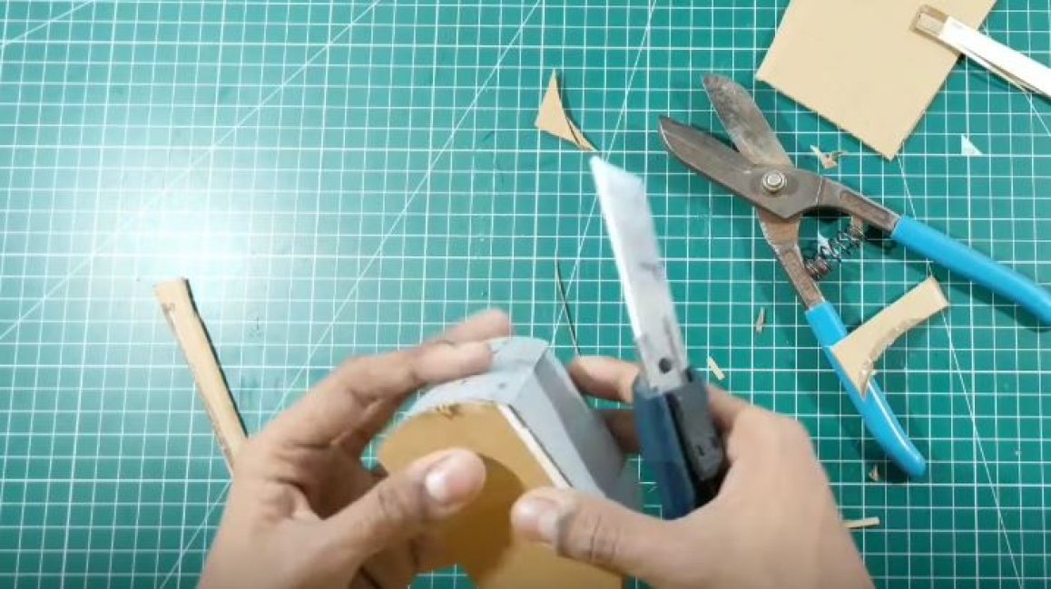 Nous collons les côtés