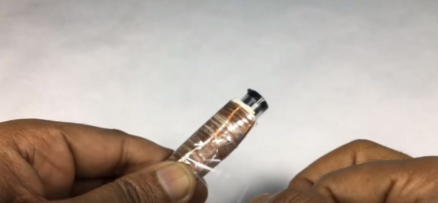 Nous enveloppons avec du ruban adhésif