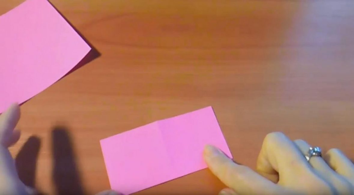 plier le carré en deux