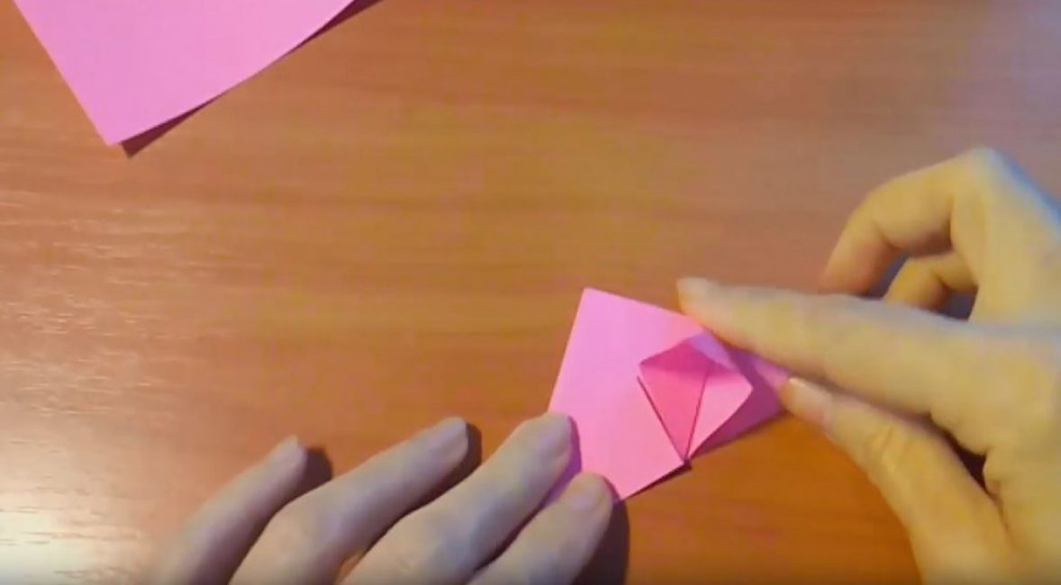 En tournant le coin, nous obtenons deux triangles