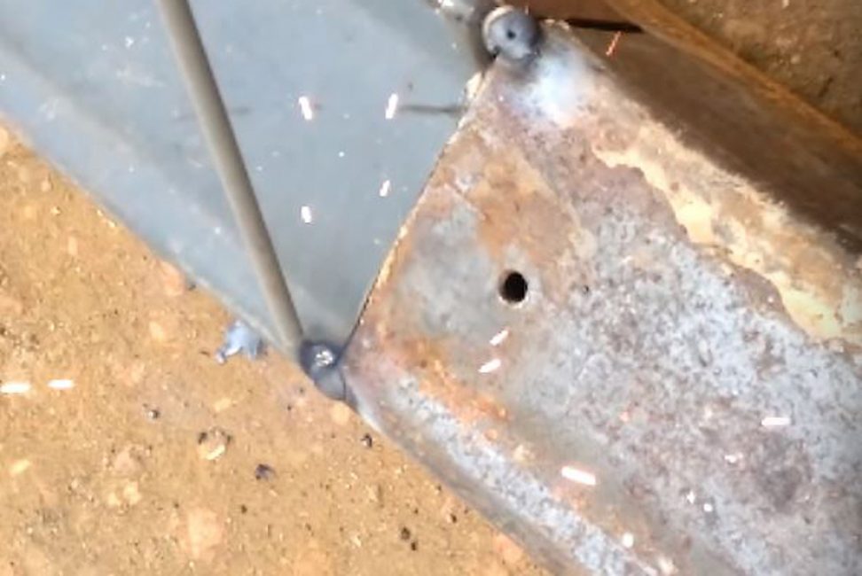 Nous retournons l'électrode