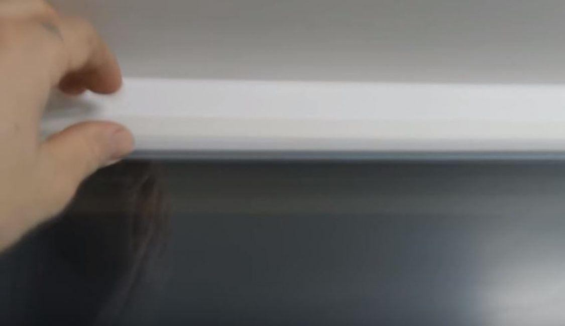 coller le ruban sur le profil