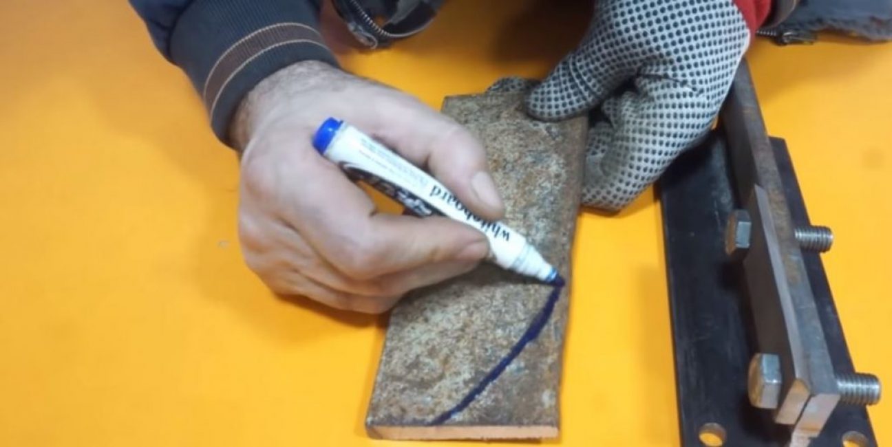 Découpez la plaque ronde