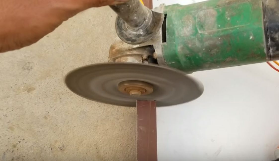 Découper un trou pour le ventilateur