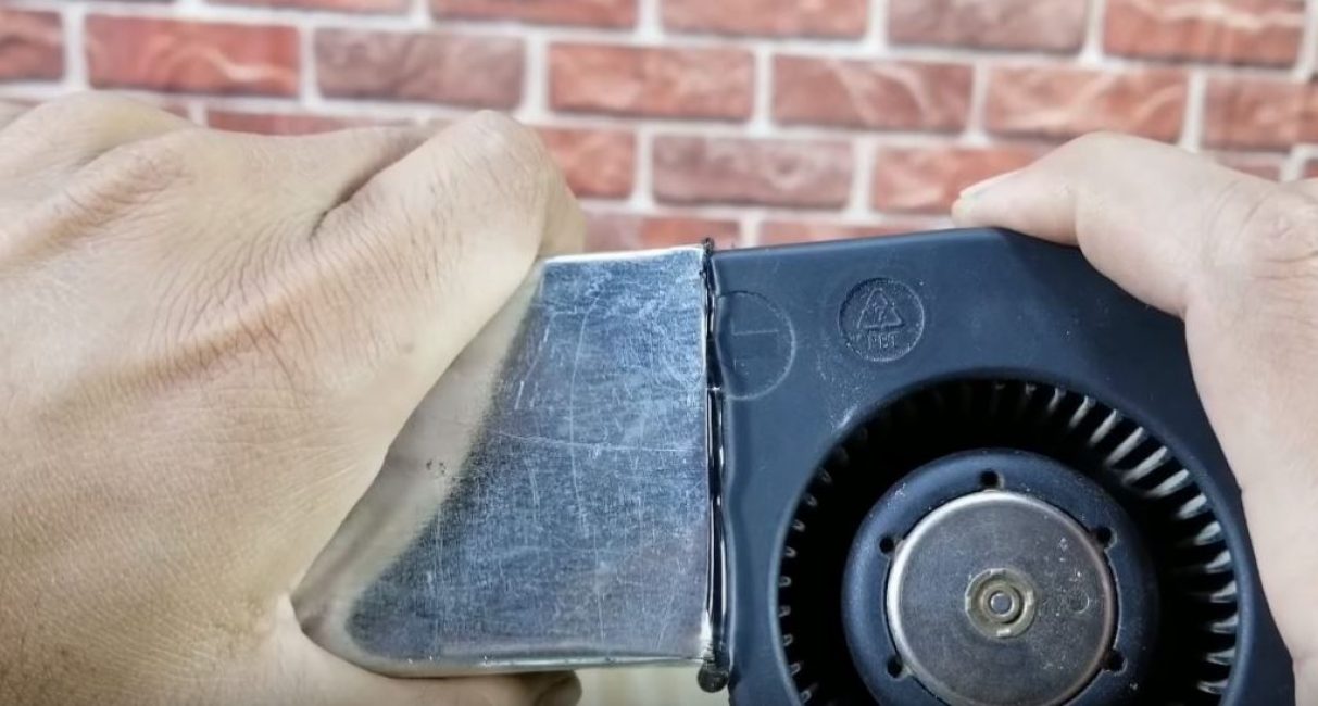 Raccordement du tuyau au ventilateur