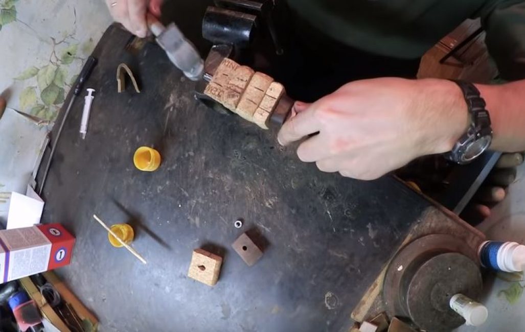 Nous mettons une épingle à cheveux