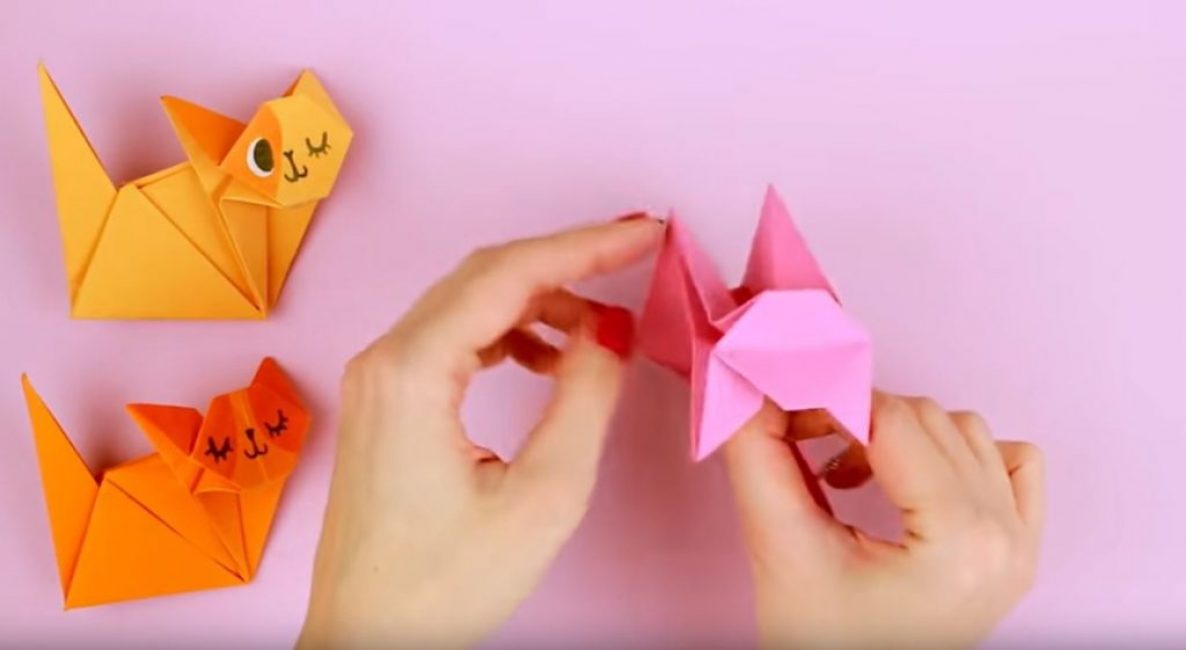 Pliez légèrement le coin sur le visage