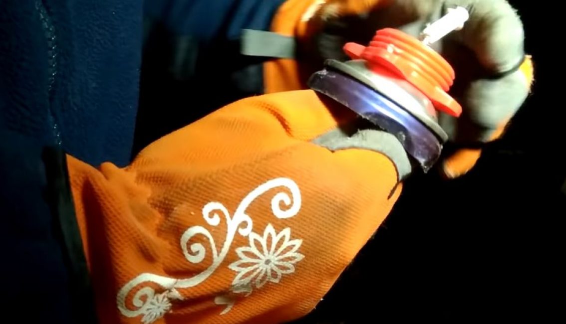 Extruder avec une vis autotaraudeuse