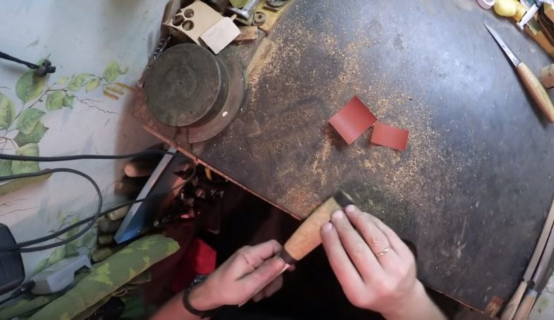 Poncer avec du papier de verre