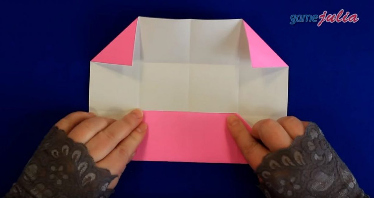 Pliez maintenant le bas vers le centre