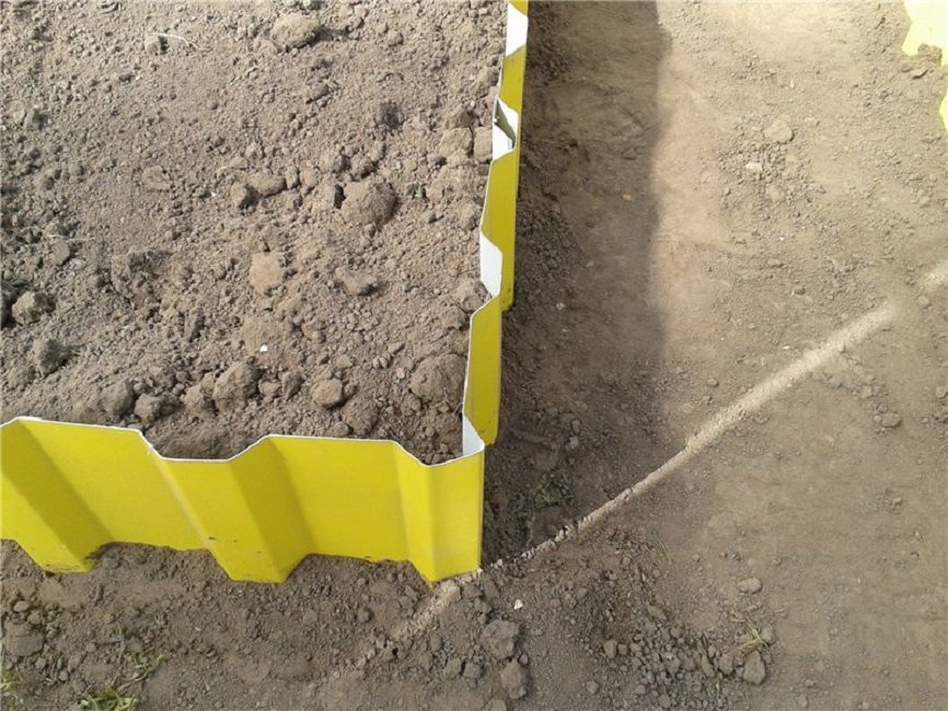 Un exemple d'utilisation d'une clôture ondulée