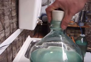 Comment faire un bouchon pour une bouteille de 20 litres : un moyen simple et fiable ?