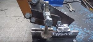 Ciseaux ✂️ pour le métal de vos propres mains