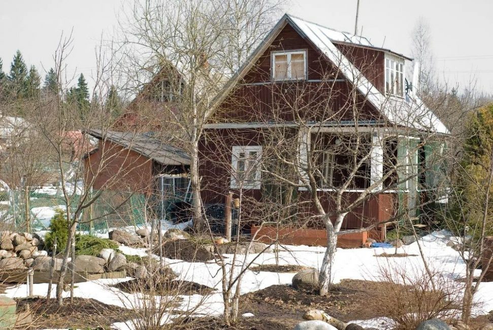 Au début du printemps dans le jardin