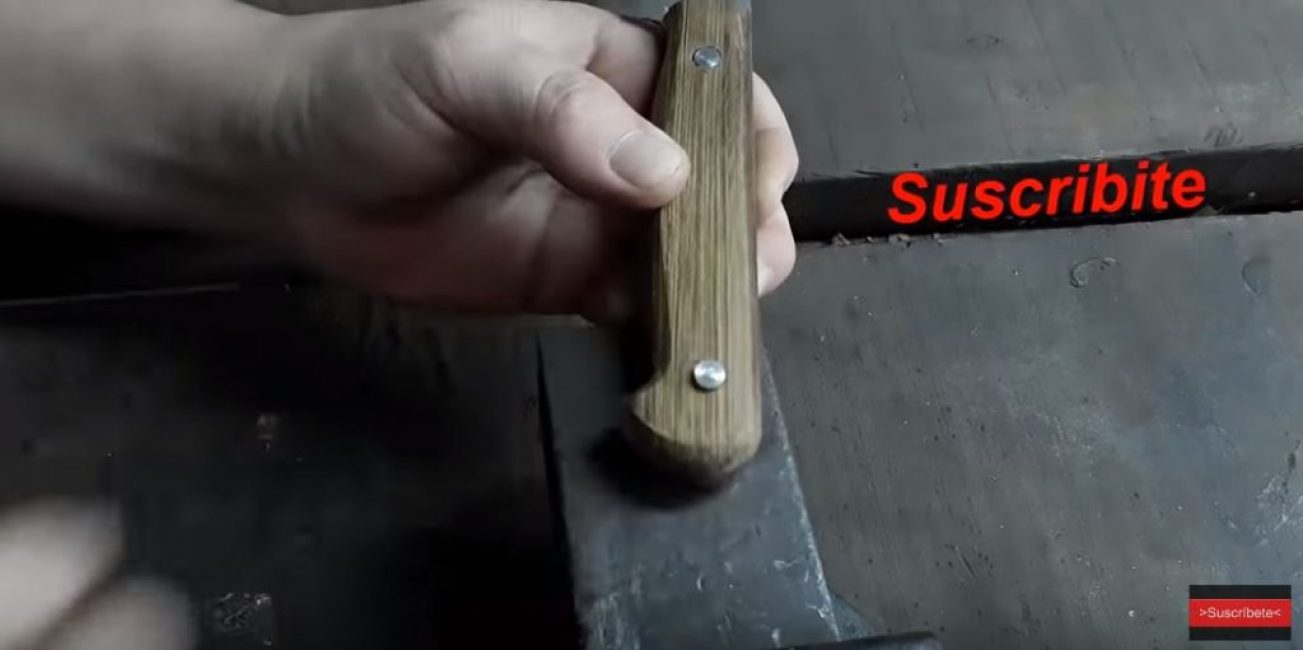 insérer le rivet intérieur