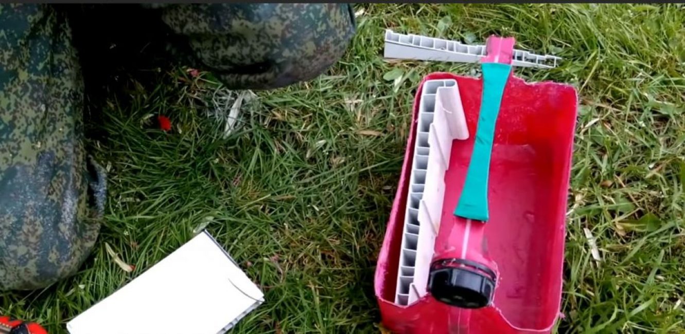 Nous insérons la pièce résultante à l'intérieur de la boîte