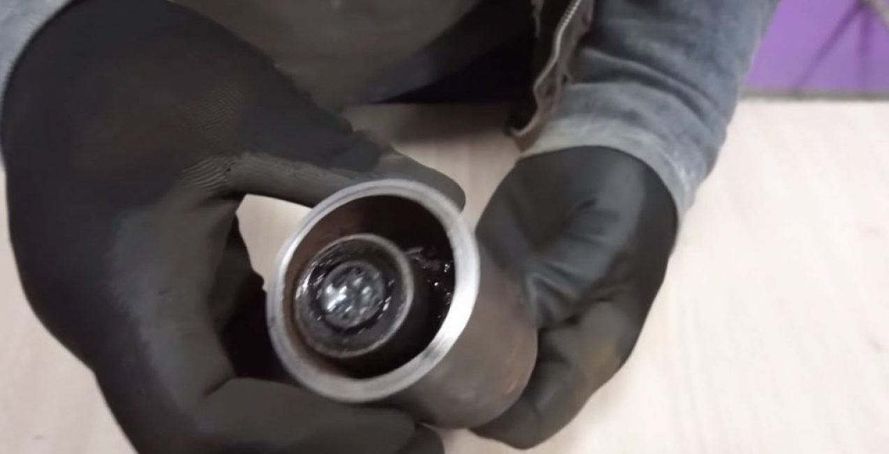 On pose des roulements et on soude