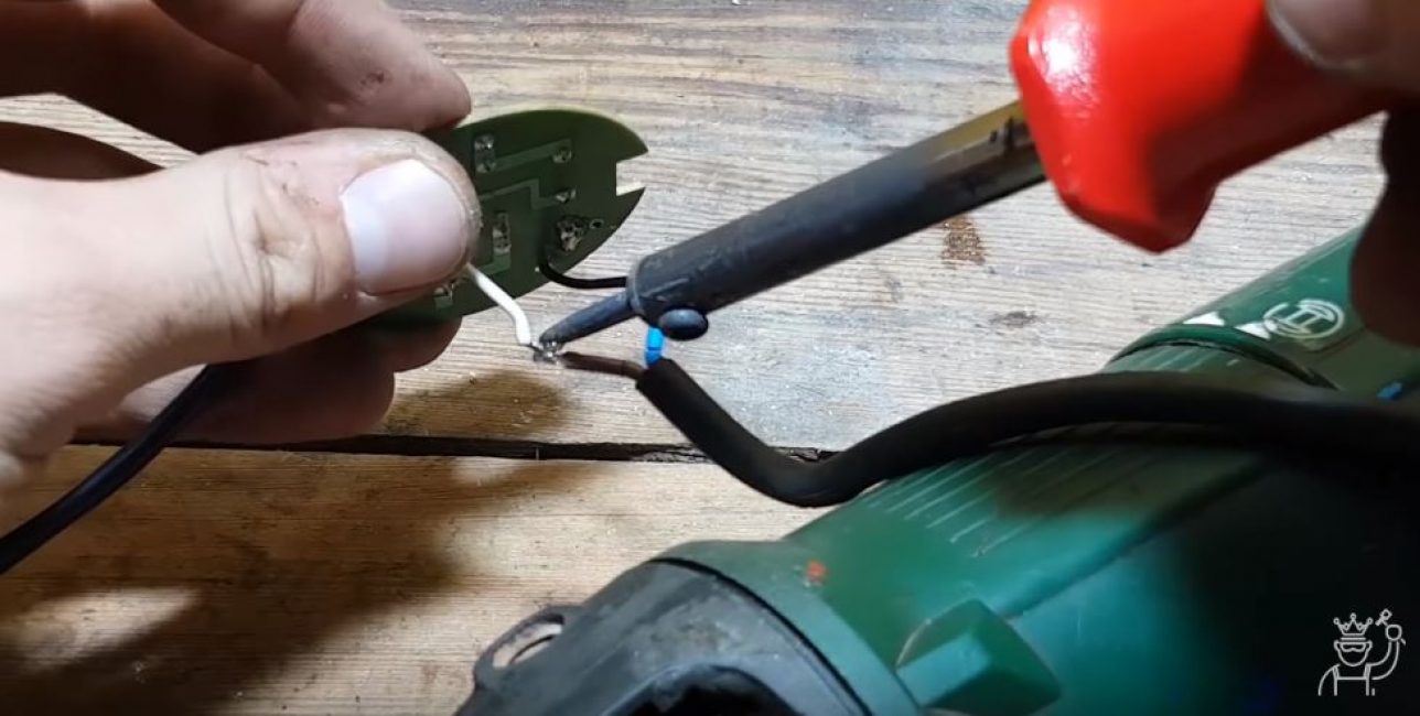 Connexion d'une alimentation 12 V CC