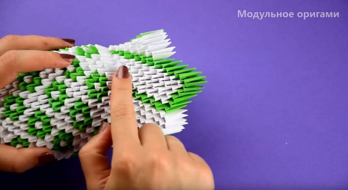 Dans la rangée suivante, nous déplaçons à nouveau les modules verts les uns vers les autres