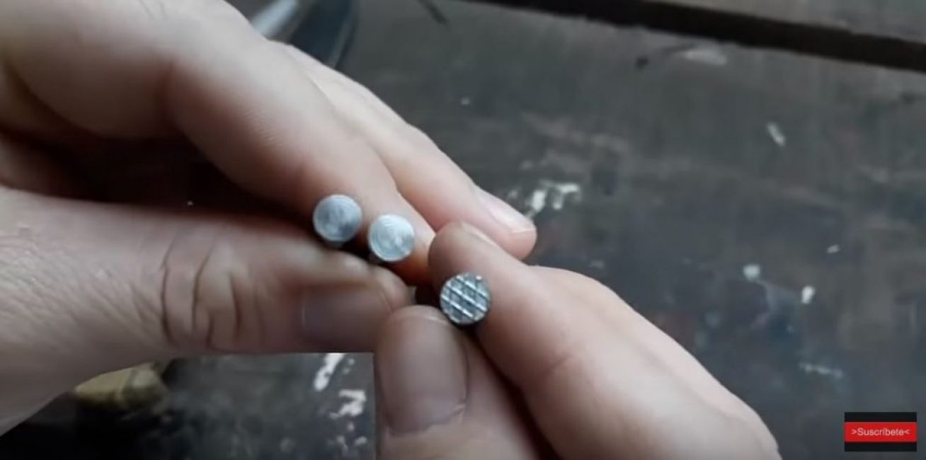 On obtient une belle forme de rivet