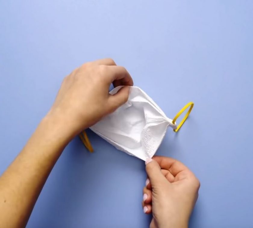 Il ne nous reste plus qu'à déplier le masque