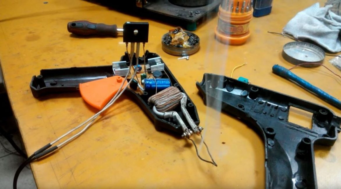 Nous fabriquons une piqûre à partir d'un fil de cuivre d'une section de 2 mm