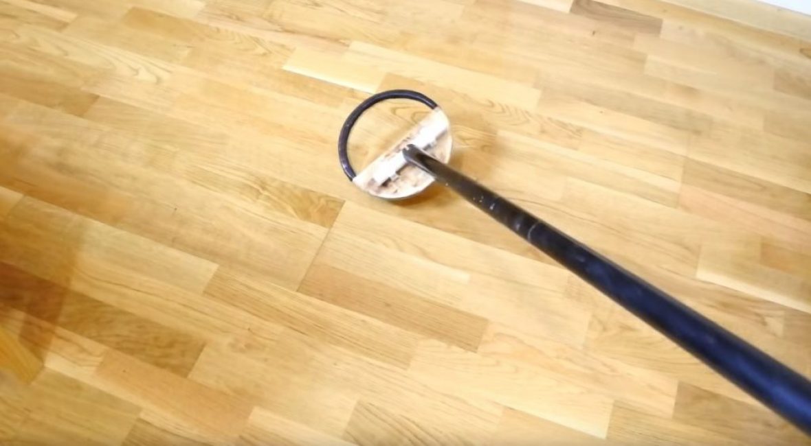 Nous fabriquerons la base à partir du tuyau en fibre de carbone de la canne à pêche