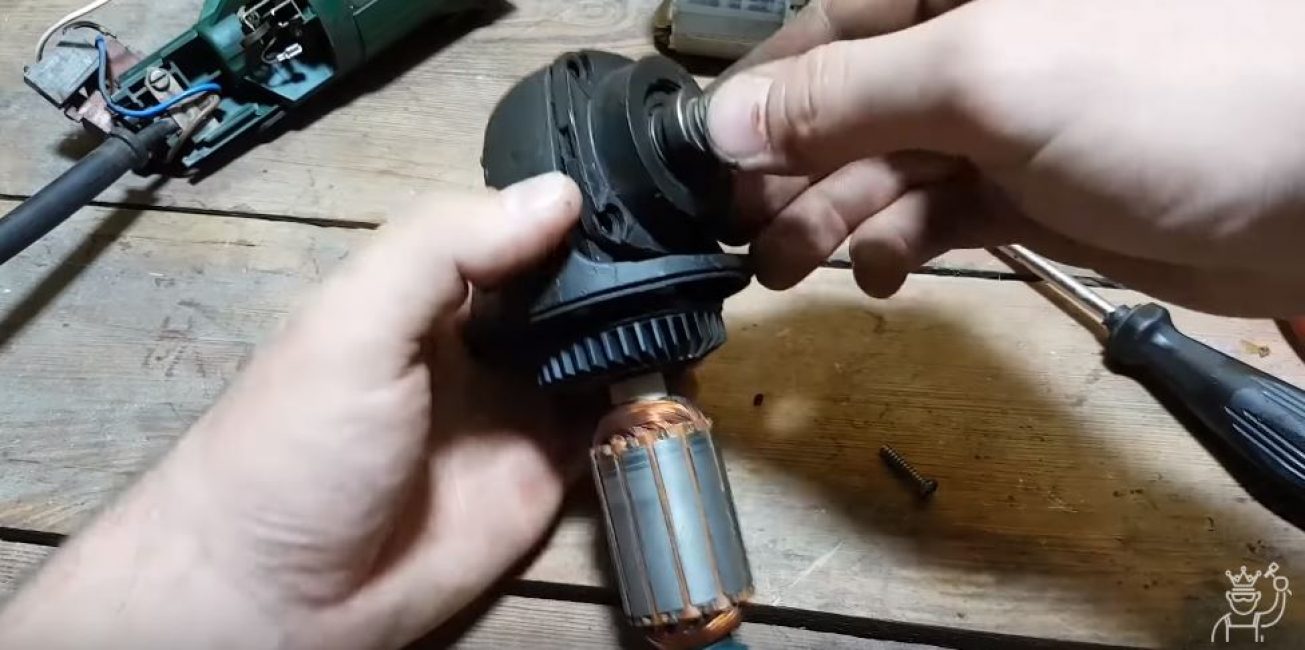 Remettez le couvercle et vissez-le.