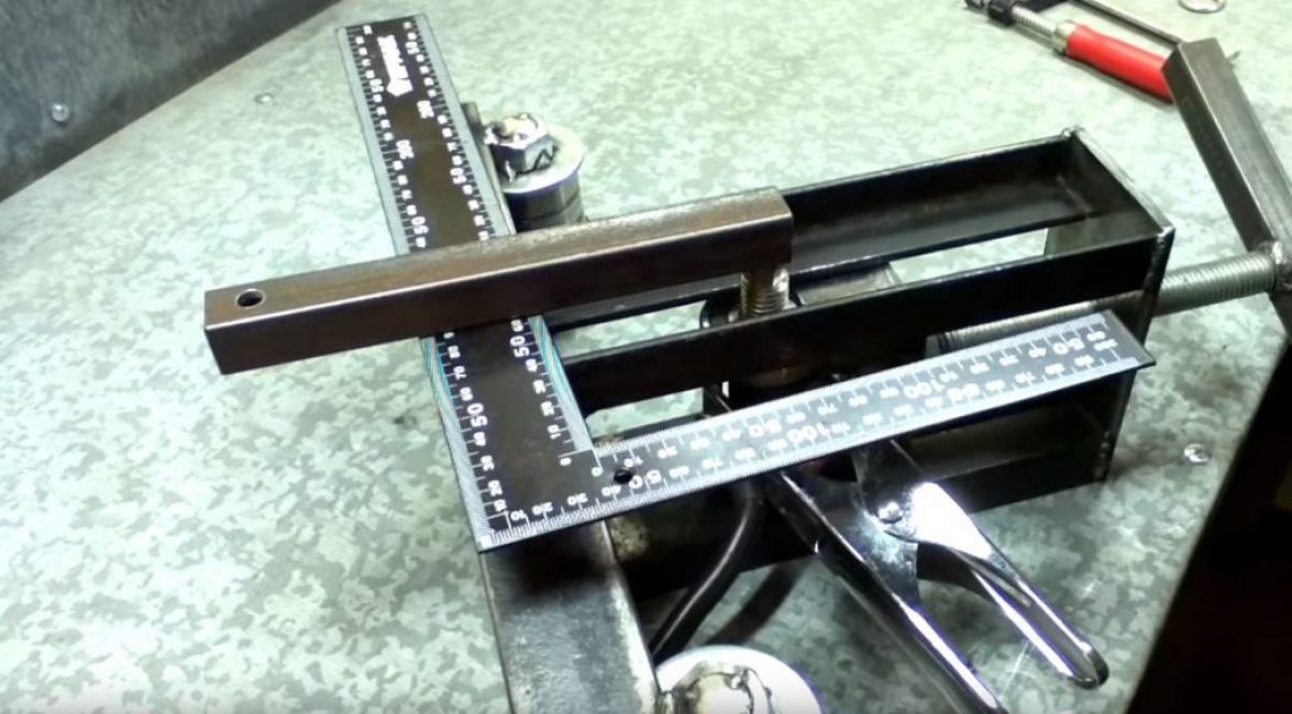 nous fabriquons un levier pour un entraînement mécanique