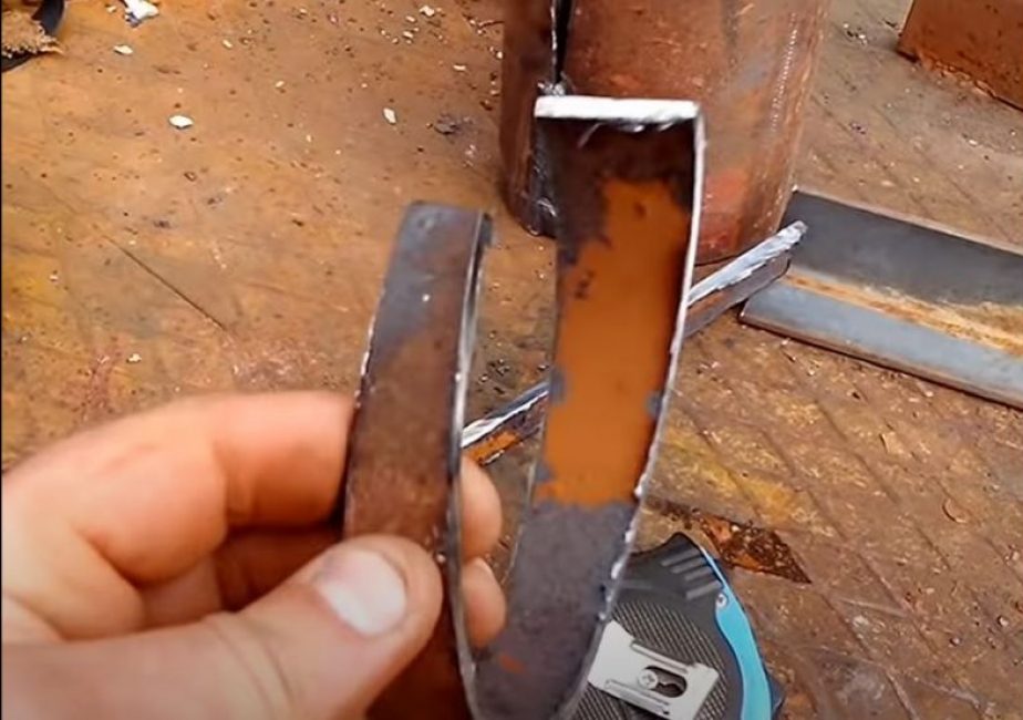 Couper un segment de spirale du côté coupant