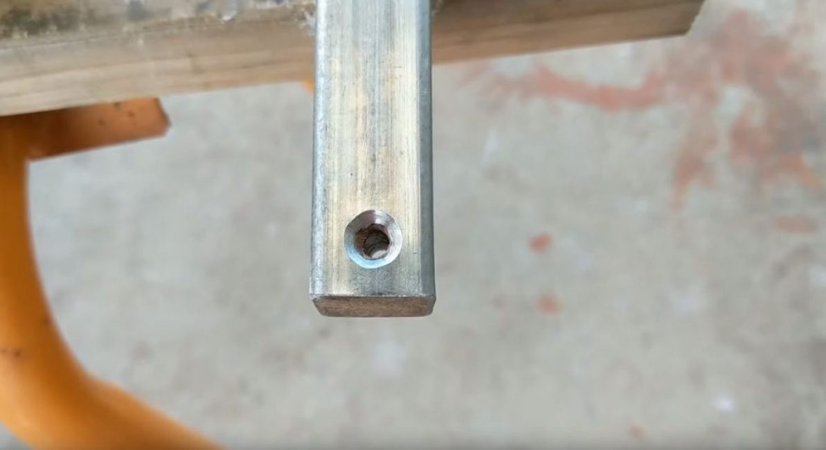 On fait suer sous les bouchons des vis autotaraudeuses