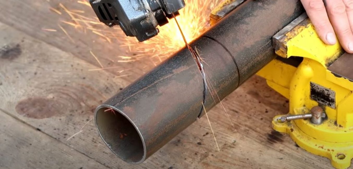 broyeur couper le hachoir le long des lignes obtenues