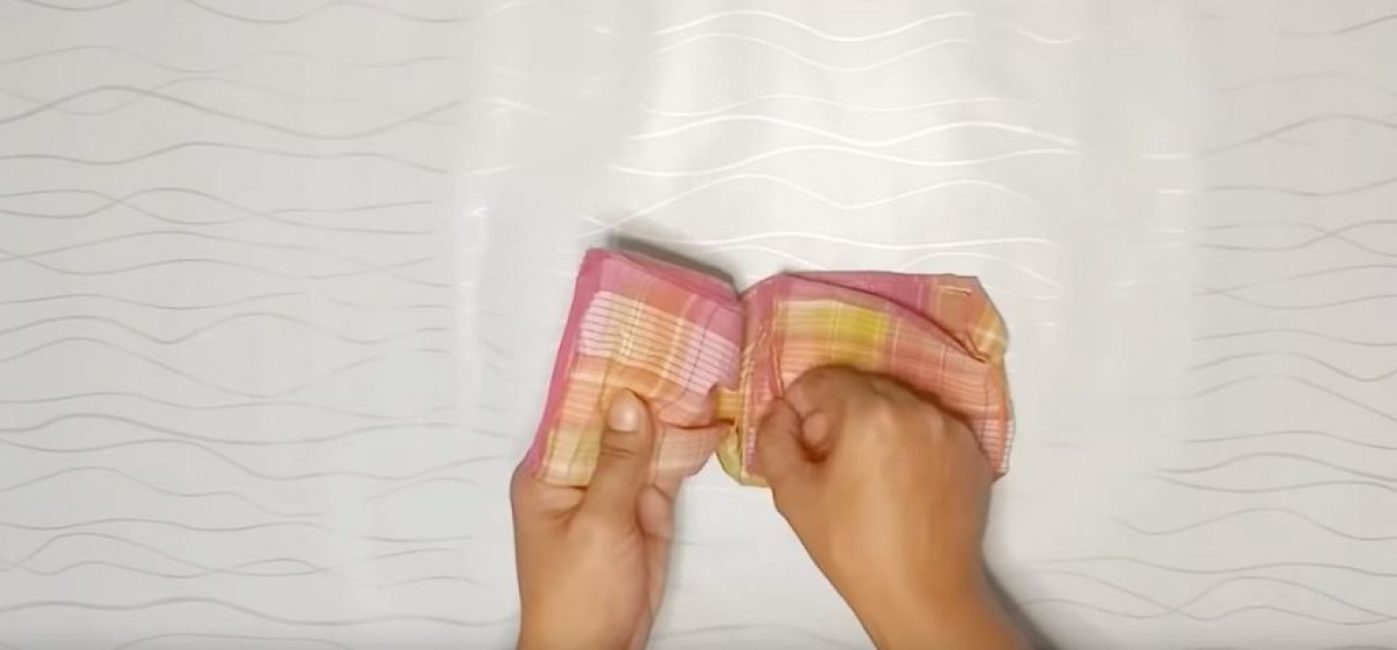 Nous commençons un côté superposé vers l'intérieur dans l'autre