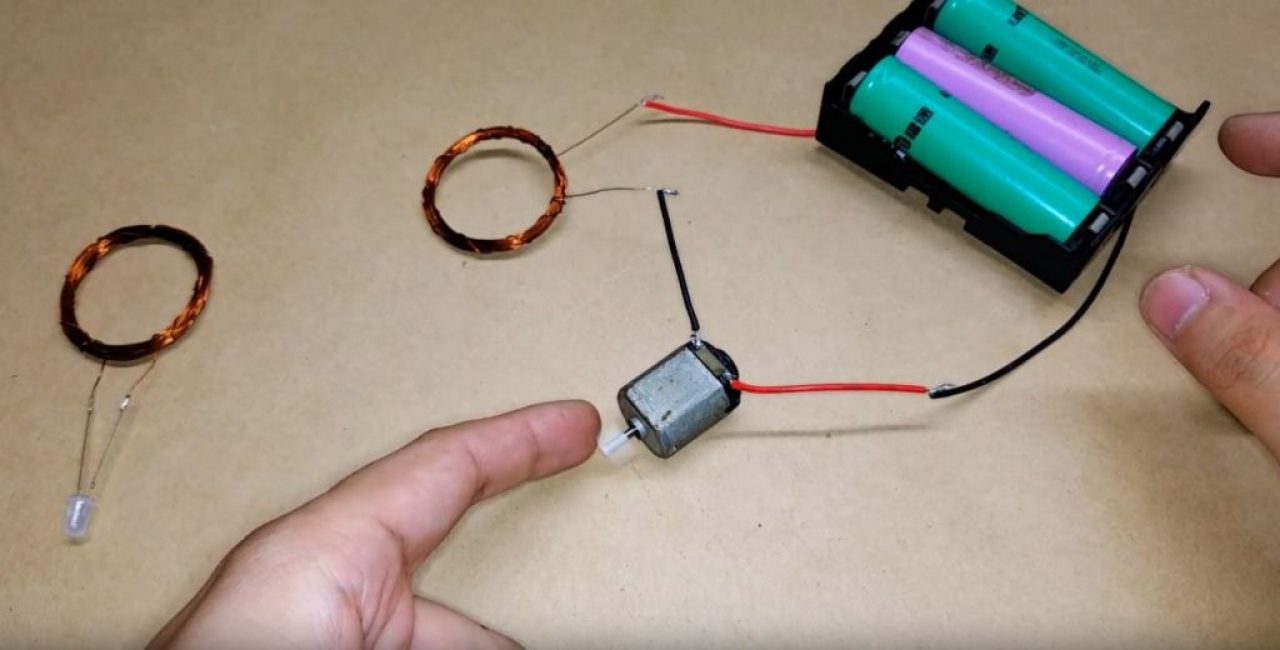 Nous insérons des piles