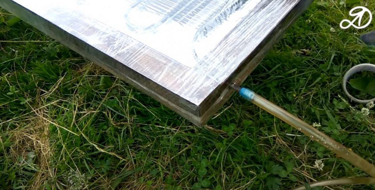 Nous connectons un tuyau en silicone mince à la bobine