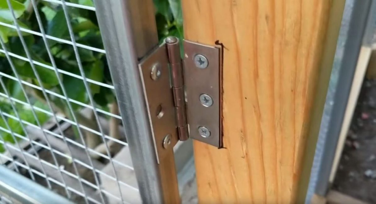 Les boucles sont également attachées